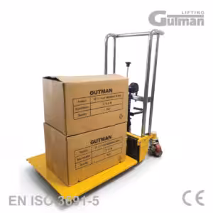 Laki visokopodizni viličar s platformom nosivosti 400 kg i EN ISO 3691-5 certifikatom.